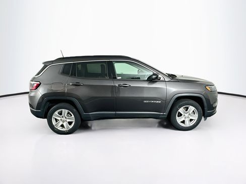Used 2022 Jeep Compass Latitude AWD/4WD image 10