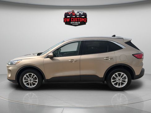 Used 2021 Ford Escape SE w/ Convenience Package AWD/4WD image 4