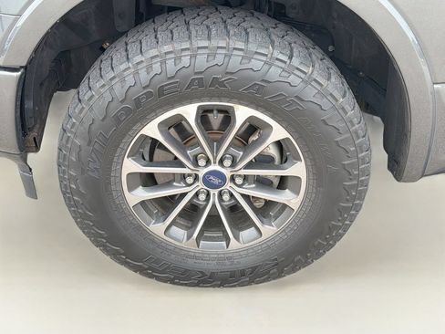 Used 2018 Ford F150 XLT w/ Equipment Group 302A Luxury AWD/4WD image 32