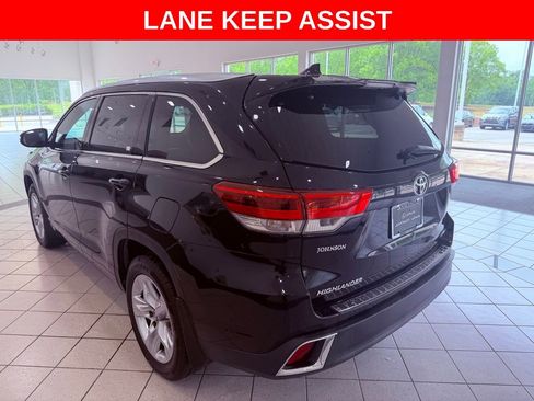 Used 2017 Toyota Highlander Limited FWD image 5