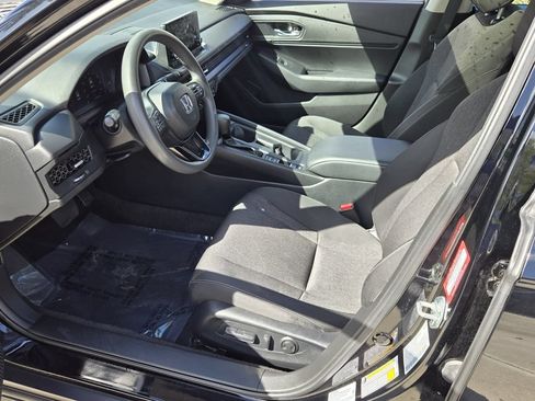Used 2025 Honda Accord SE image 9