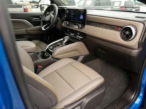 Used 2023 Chevrolet Colorado ZR2 w/ ZR2 Convenience Package III image 17