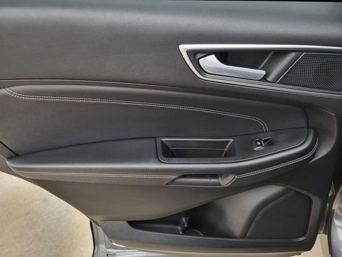 Used 2024 Ford Edge Titanium image 12