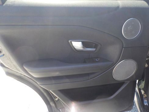 Used 2017 Land Rover Range Rover Evoque SE image 18