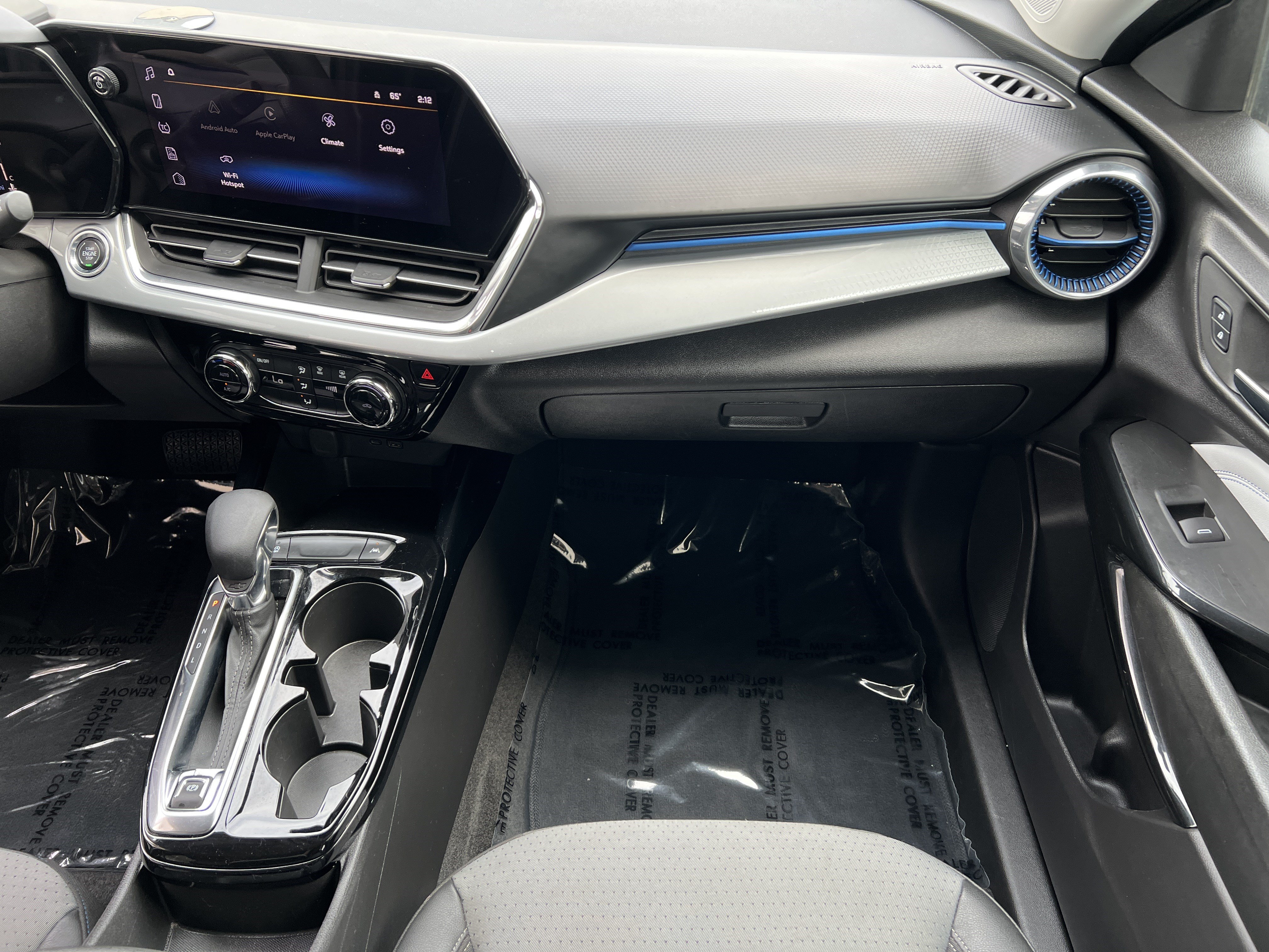 Used 2025 Chevrolet Trax LT FWD image 32
