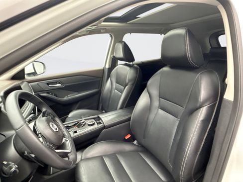 Used 2023 Nissan Rogue SL w/ SL Premium Package image 11