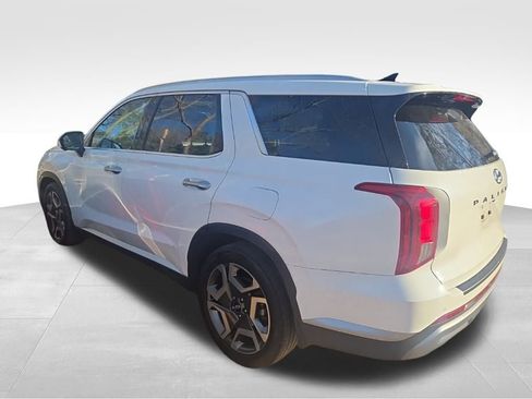 Used 2023 Hyundai Palisade SEL w/ Premium Package image 2