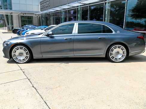 Used 2023 Mercedes-Benz Maybach S 680 4MATIC w/ Manufaktur Leather Package image 8