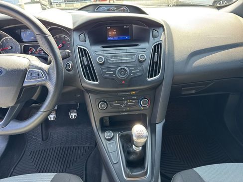 Used 2017 Ford Focus ST image 28