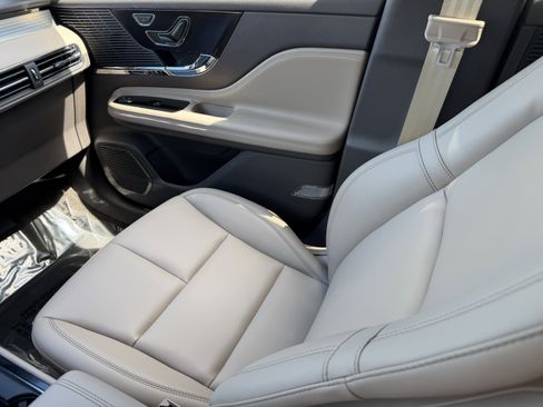 Used 2022 Lincoln Corsair FWD image 16
