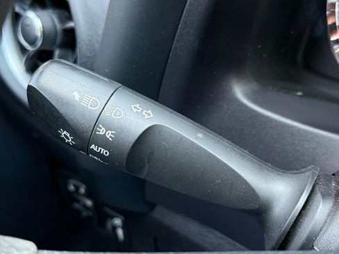 Used 2019 Toyota Corolla LE FWD image 28