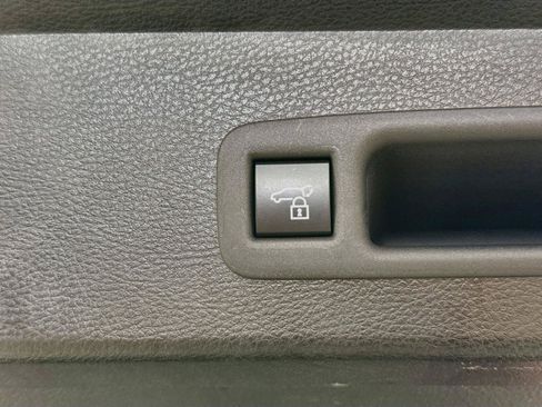 Certified 2026 Toyota Sienna XLE FWD image 41