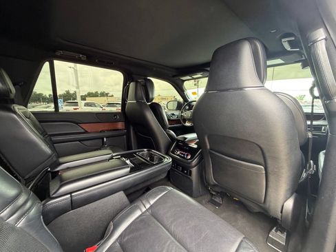 Used 2020 Lincoln Navigator L Reserve RWD image 32