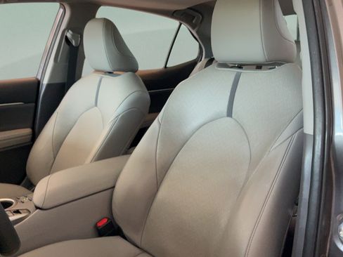 Used 2022 Toyota Camry XLE w/ Navigation Upgrade Package FWD image 26