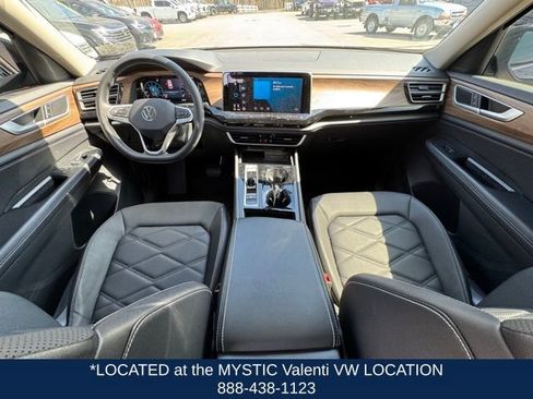 Certified 2024 Volkswagen Atlas SE w/ Panoramic Sunroof Package AWD/4WD image 15
