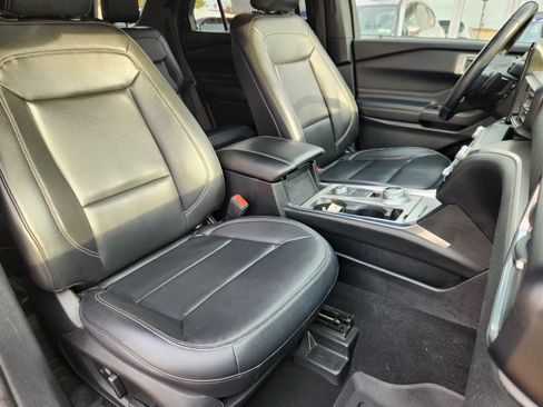 Used 2020 Ford Explorer XLT w/ Equipment Group 202A image 15
