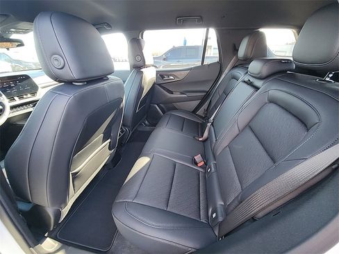 New 2026 Chevrolet Equinox LT w/ Convenience Package II image 28