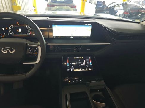 Used 2025 INFINITI QX80 Pure RWD image 9