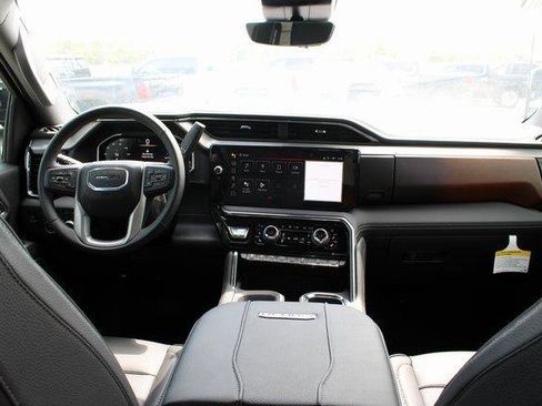 New 2025 GMC Sierra 3500 Denali w/ Technology Package image 12