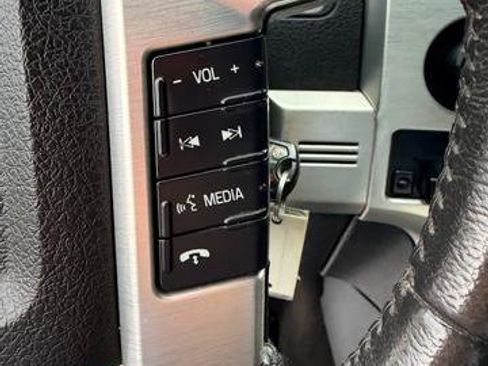 Used 2014 Ford F150 Platinum image 17