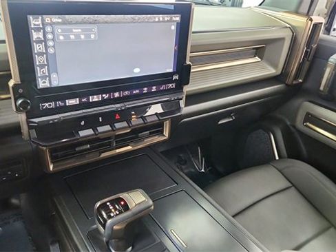 Used 2024 GMC Hummer EV 3X w/ LPO, Illumination Package image 41
