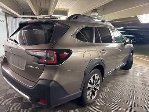 Used 2023 Subaru Outback Limited AWD/4WD image 7