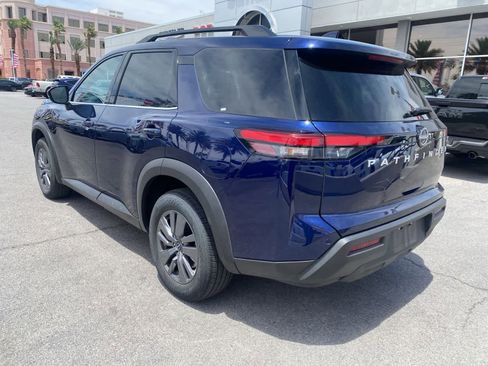 Used 2025 Nissan Pathfinder SV FWD image 9