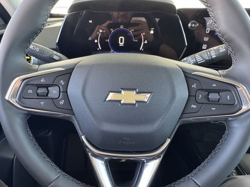 New 2025 Chevrolet Trax LT w/ LT Convenience Package image 24