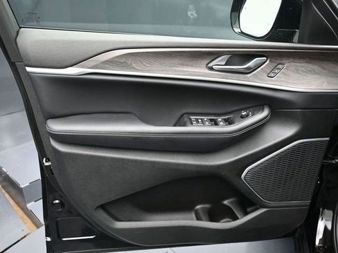 New 2026 Jeep Grand Cherokee L Limited AWD/4WD image 12