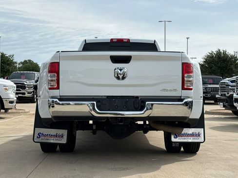 Used 2024 RAM 3500 Tradesman w/ Chrome Appearance Group AWD/4WD image 8