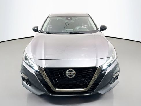 Used 2020 Nissan Altima 2.5 SR FWD image 2