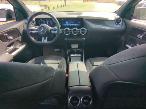 Used 2025 Mercedes-Benz GLA 250 image 2