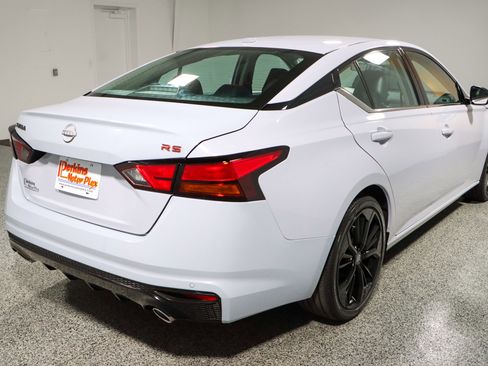 Used 2024 Nissan Altima 2.5 SR image 7