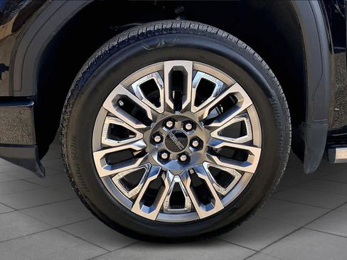 Used 2025 GMC Sierra 1500 Denali Ultimate image 11