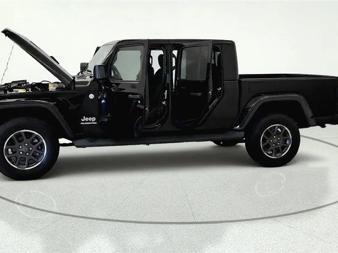 Used 2022 Jeep Gladiator Overland w/ Cold Weather Group AWD/4WD image 10
