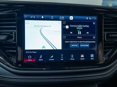 Used 2021 Dodge Durango SRT Hellcat w/ Technology Group AWD/4WD image 32