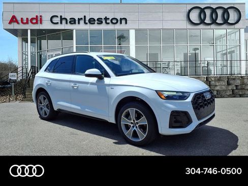 Certified 2025 Audi Q5 2.0T Premium w/ Convenience Plus Package image 1