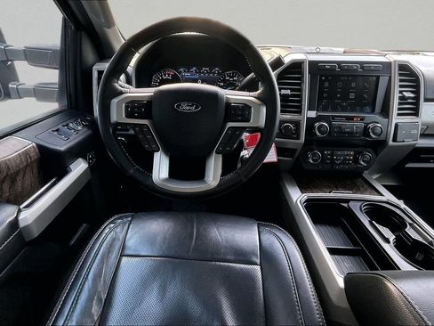 Used 2019 Ford F250 Lariat w/ Lariat Value Package AWD/4WD image 9