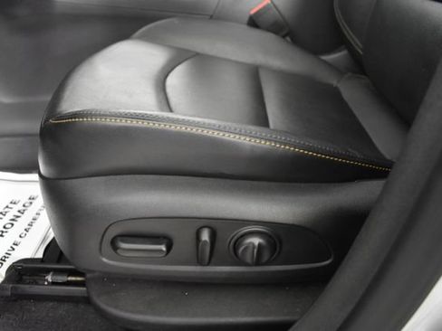 Used 2020 Chevrolet Equinox Premier AWD/4WD image 10