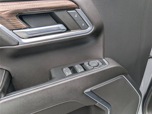 Used 2023 Chevrolet Silverado 1500 LT AWD/4WD image 19