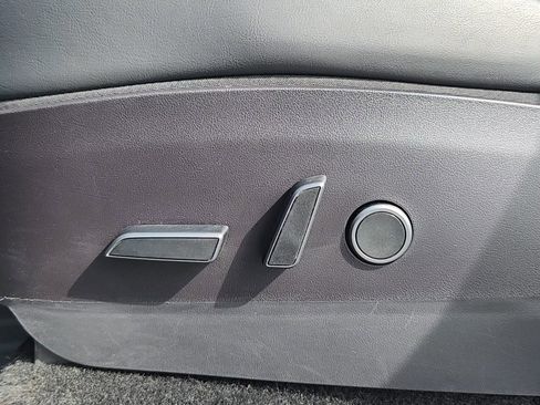 Used 2021 Tesla Model Y Performance image 8