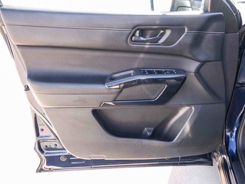 Used 2024 Nissan Pathfinder SV FWD image 21