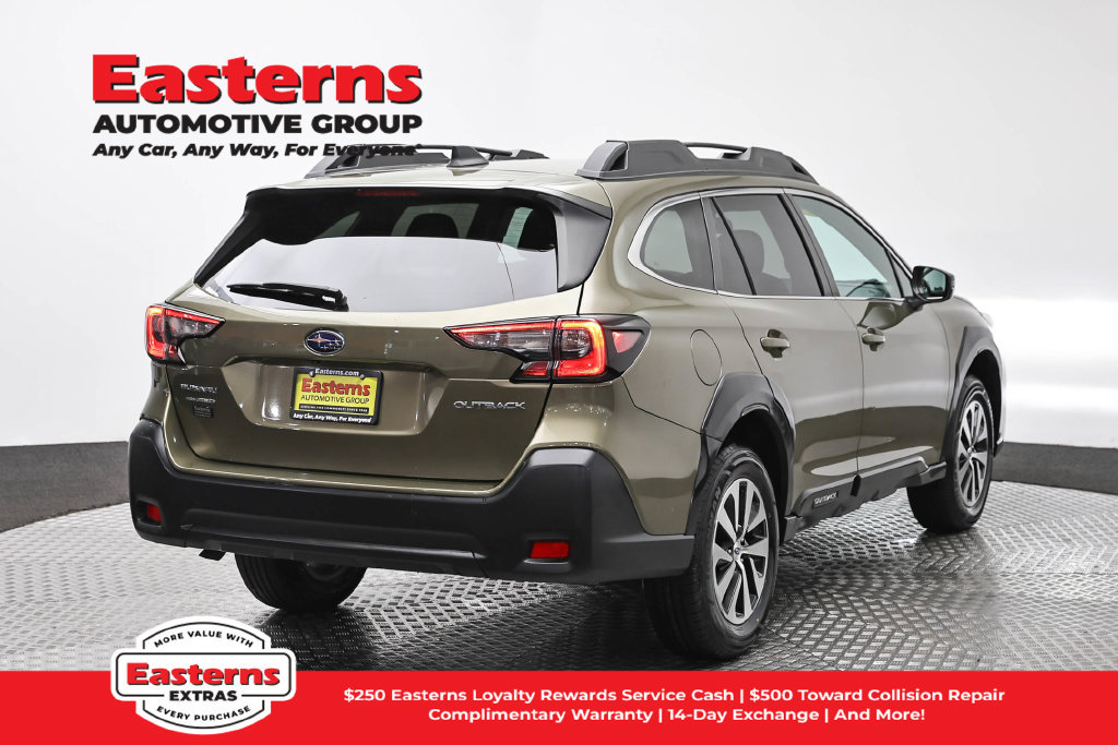 Used 2024 Subaru Outback Premium AWD/4WD image 6
