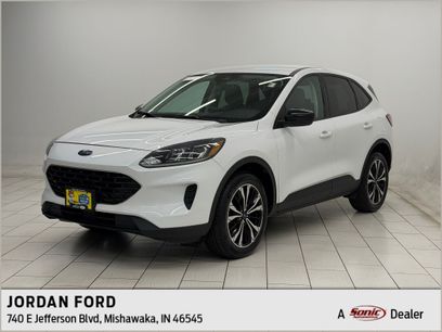Used 2022 Ford Escape SE w/ SE Sport Appearance Package