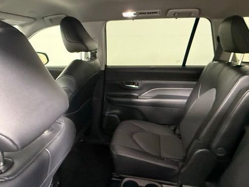 Used 2024 Toyota Grand Highlander XLE image 35