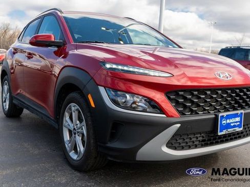 Used 2023 Hyundai Kona SEL AWD/4WD image 4