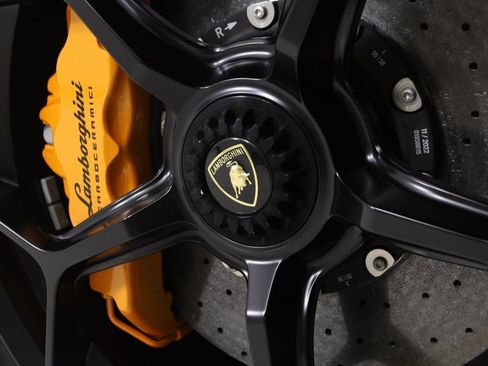 Used 2023 Lamborghini Huracan Tecnica image 19