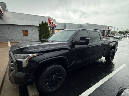 Used 2023 Toyota Tundra Platinum AWD/4WD image 4