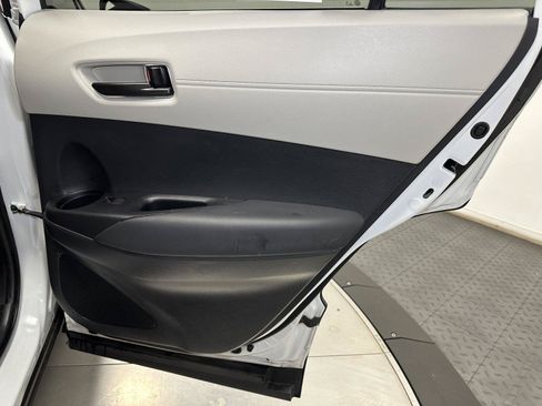 Used 2025 Toyota Corolla Cross L FWD image 33