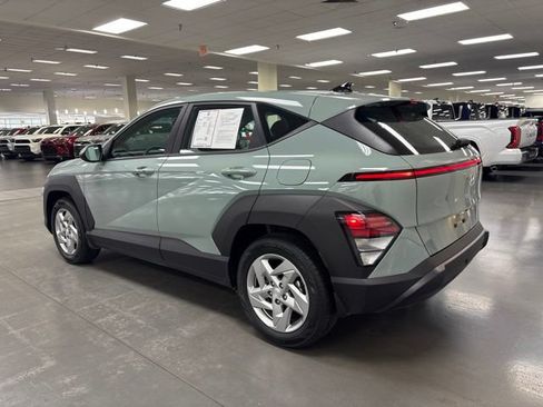 Used 2024 Hyundai Kona SE FWD image 5